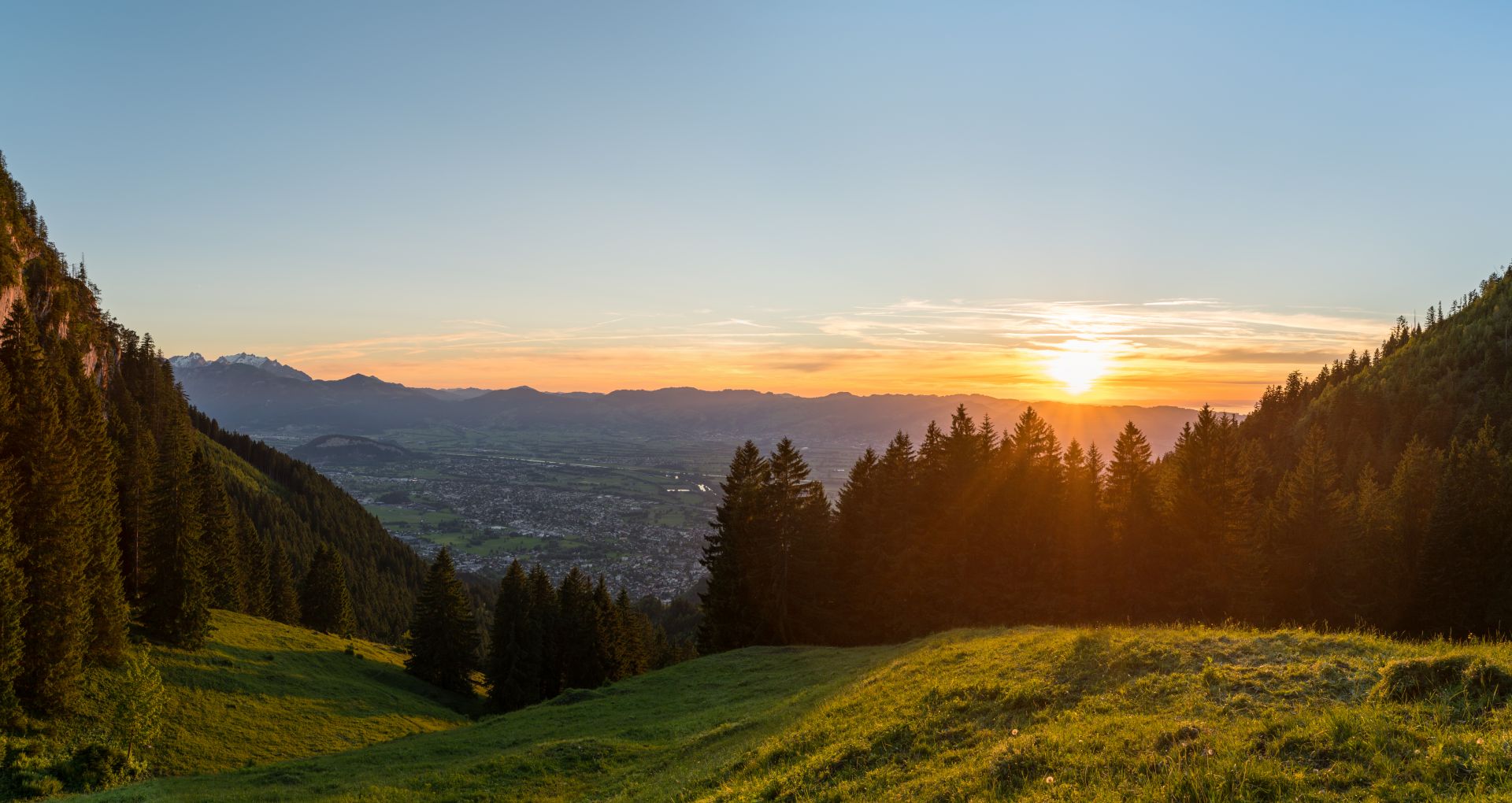Sonnenuntergang Schuttannen mit Blick ins Rheintal Sonnenuntergang Schuttannen mit Blick ins Rheintal