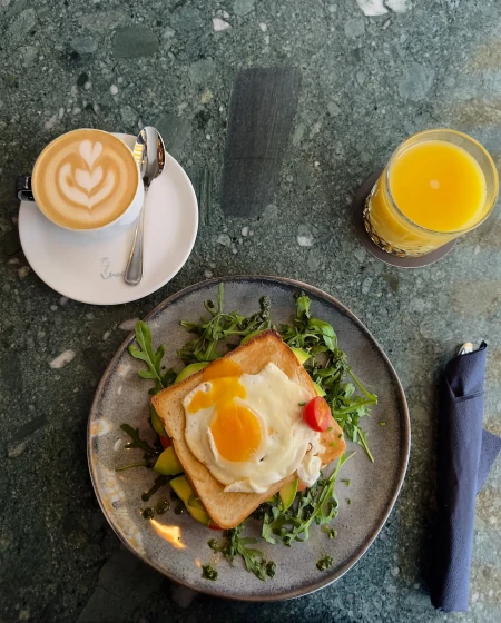 rio-cafe-bar-dornbirn-avocadotoast.webp rio-cafe-bar-dornbirn-avocadotoast.webp