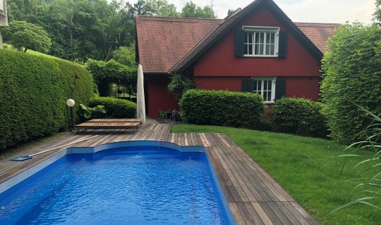 B&B Waltner, Dornbirn, AuÃenansicht mit Pool