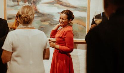 Art & Wine, Credit: Wildwoodhearts SioMotion 2024 Amberg ArtWine Wildwoodhearts-SioMotion-Hochzeit-Oesterreich-Voralberg-AnnaampBen-Tag1306von874-e1709762180798.jpg