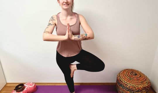 Teenie-/Kinderyoga 2025_Beitragsfoto_1_Fabienne_Moll__c__Fabienne_Kinderyoga_I_ab_18.2.25.jpg