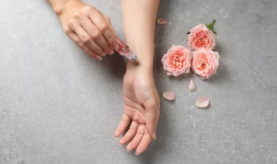 Naturparfum_selbst_herstellen_Veronika_AdobeStock_275123836.jpeg Naturparfum_selbst_herstellen_Veronika_AdobeStock_275123836.jpeg