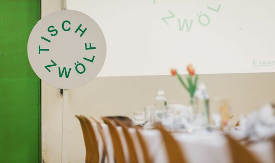 Tisch Zwölf 2301_CampusV_Presse_Internetdaten_Marina_Schedler_Photography_004.jpg