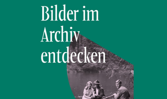 Eine Gruppe von Menschen in einem Boot