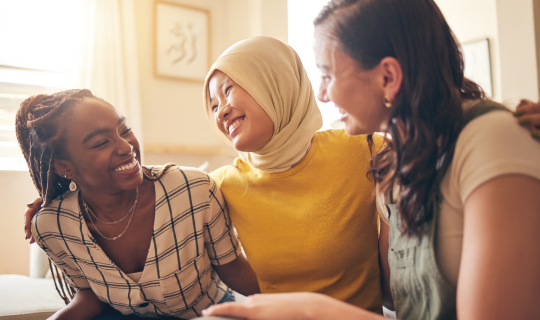 Photo credit: Adobe Stock / Davids Cpeopleimages.com, KI-gestützte Bildbearbeitung (ChatGPT) durch Maja Miller 2026_Naflahus_Diwan_AdobeStock.png