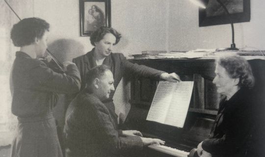 Kostbarkeiten_aus_der_Stadtbibliothek_-_Leben_und_Werk_von_Ferdinat_Andergassen__c__Stadt_Feldkirch.jpg Kostbarkeiten_aus_der_Stadtbibliothek_-_Leben_und_Werk_von_Ferdinat_Andergassen__c__Stadt_Feldkirch.jpg