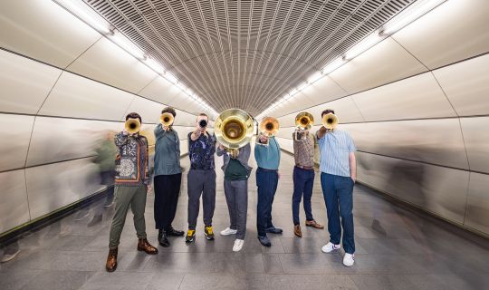 2025_MHF_Federspiel_presspic3_closer__c_Severin_Koller.jpg 2025_MHF_Federspiel_presspic3_closer__c_Severin_Koller.jpg