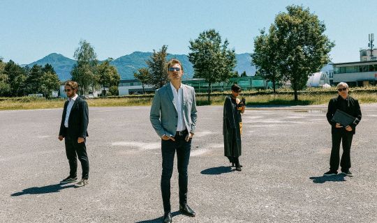 FalcoFotoNeu-2 09.29.33.jpg FalcoFotoNeu-2 09.29.33.jpg