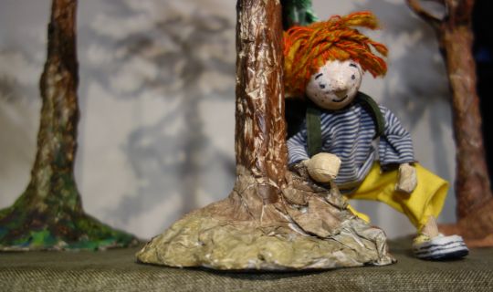 jona und der vogel.JPG jona und der vogel.JPG