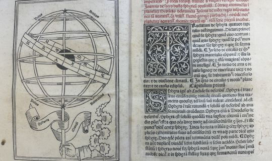 Kostbarkeiten_aus_der_Stadtbibliothek-Johanenes_Mentelin__Erhard_Ratdolt__Inkunabel_c_Stadt_Feldkirch.jpeg Kostbarkeiten_aus_der_Stadtbibliothek-Johanenes_Mentelin__Erhard_Ratdolt__Inkunabel_c_Stadt_Feldkirch.jpeg