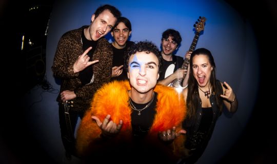 matthiasheschl_20260304_COSMO_BAND__000.jpg