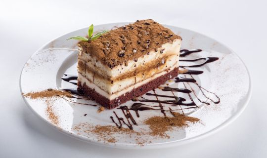 Ein StÃ¼ck Kuchen auf einem Teller