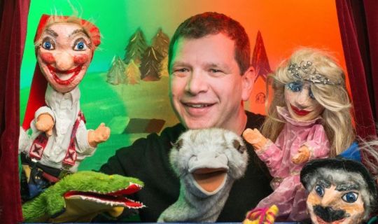Christian Maier und sein Kasperltheater
