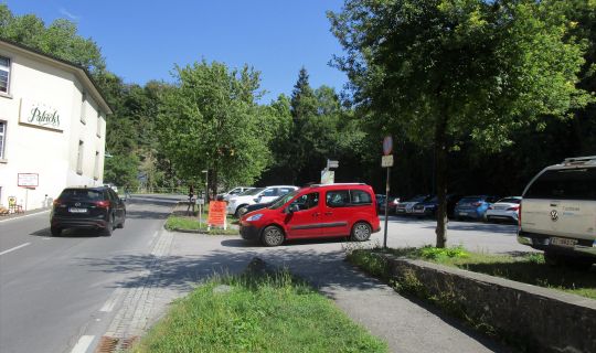 Erich Zucalli - www.guideservice.at Parkmöglichkeit in Rankweil-Gewerbepark, dann über die Arkenbrücke zur Bushaltestelle