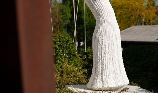 Albrecht Zauner_blanche_2013_Marmor_150 cm_Foto Florian Gehrer Kopie.jpg