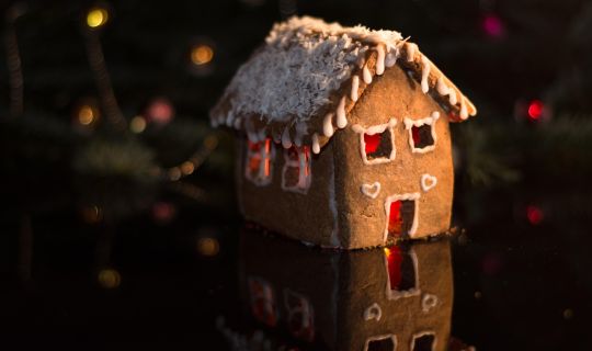 gingerbread-house-3873431_1280.jpg