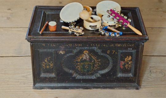 Mit Kling und Klang Familienfuehrung_Mit_Kling_und_Klang_Schattenburgmuseum__c__Michaela_DoppelbauerDSC_0239.JPG