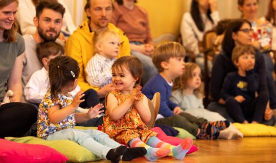 2026_Stella_mittendrin_erikamayer.jpg 2026_Stella_mittendrin_erikamayer.jpg