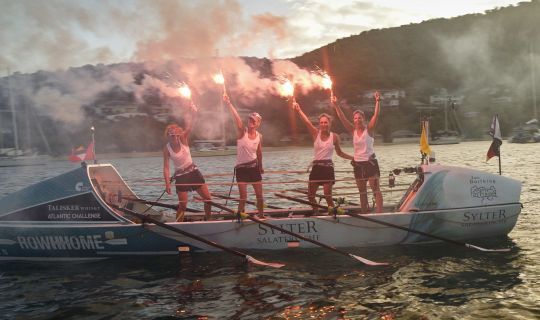 Die Wellenbrecherinnen