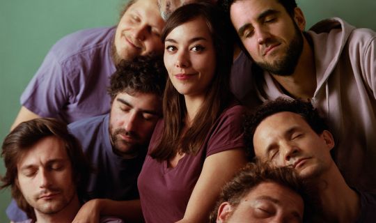 YKK_AAUD_Pressefoto_(c)-Anna-Sophia-Russmann-Kilian-Immervoll_2025_3000x3000px_72dpi.jpg YKK_AAUD_Pressefoto_(c)-Anna-Sophia-Russmann-Kilian-Immervoll_2025_3000x3000px_72dpi.jpg