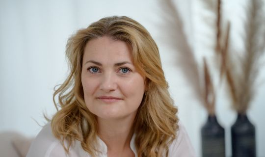 Julia Krieger Farbe (c)Daniela Rusch (002).jpg