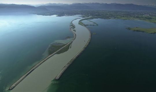 Der Alpenrhein mÃ¼ndet in den Bodensee