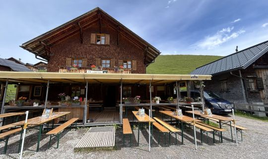 Berghaus Mattajoch, AuÃenansicht Berghaus Mattajoch, AuÃenansicht