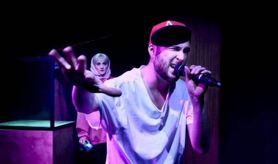 toxicâ¬Â®anjakoehler_240192slider.jpg toxicâ¬Â®anjakoehler_240192slider.jpg