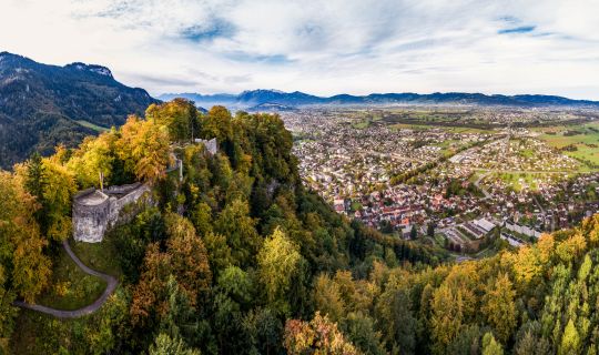 Ruine Alt-Ems und Blick über Hohenems Ruine Alt-Ems und Blick über Hohenems
