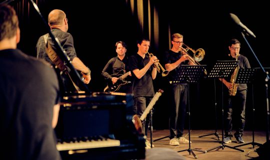 trompete_posaune_sax_victor_marin.jpg trompete_posaune_sax_victor_marin.jpg