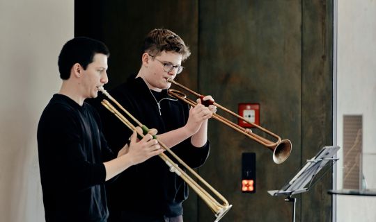 KAM_Apr26_Con discrezione__c_Victor_Marin.jpg KAM_Apr26_Con discrezione__c_Victor_Marin.jpg