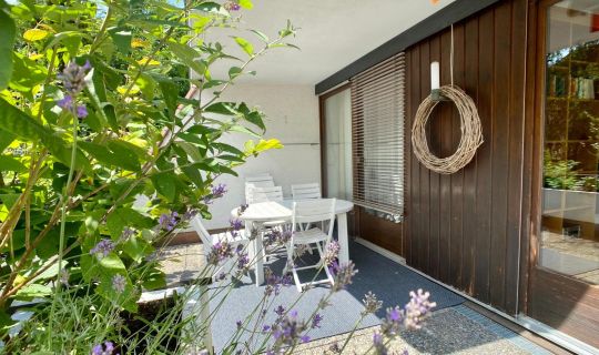 Ruhiges Terrassen-Apartment mit Blick ins GrÃ¼ne