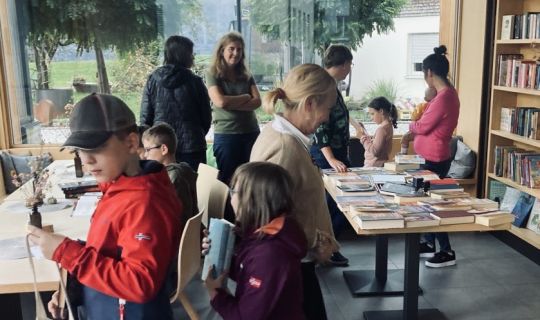 Der erste Büchertausch am 10.10.2024 wurde gut angenommen. Der erste Büchertausch am 10.10.2024 wurde gut angenommen.