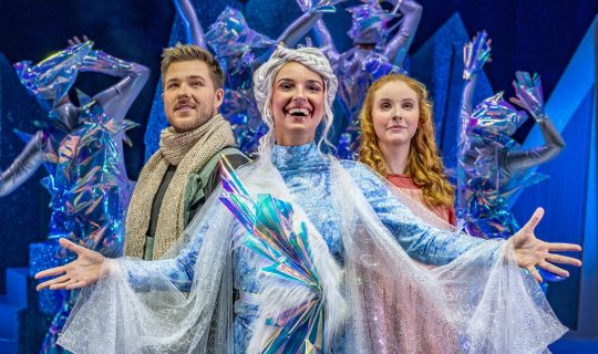 MHF_Schneekoenigin_-_das_Musical_Pressebild_01_quer.jpg MHF_Schneekoenigin_-_das_Musical_Pressebild_01_quer.jpg