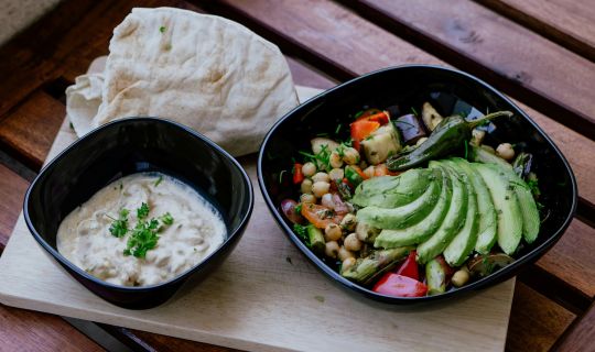 vegan 2025_Nr.15_vegan_Marcia_Tiba_foto_klein_unsplash.jpeg
