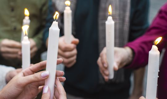 Kerzenziehen_Weihnachtsstadt_Stadtmarketing-Feldkirch.jpg Kerzenziehen_Weihnachtsstadt_Stadtmarketing-Feldkirch.jpg