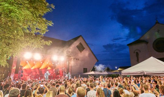 Sommer am Platz Thorsteinn Einarsson Sommer am Platz Thorsteinn Einarsson