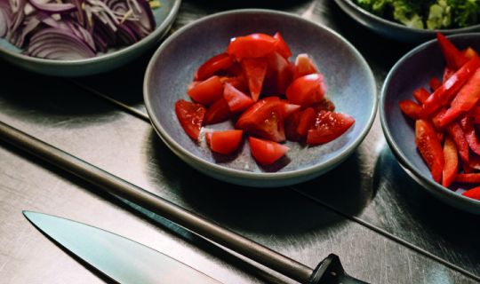 Lebensmittel und Kochutensilien. Lebensmittel und Kochutensilien.