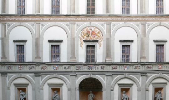 Foto Palast innenhof für Konzert 13.07.24 Sinden unter den Arkaden.jpg Foto Palast innenhof für Konzert 13.07.24 Sinden unter den Arkaden.jpg