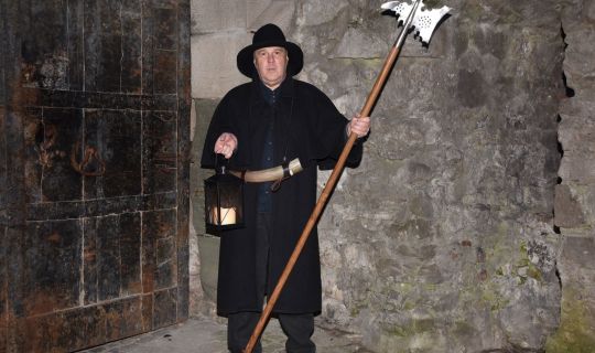 2025 SB Nachtwaechter_Georg__Schattenburgmuseum__c__Michaela_Doppelbauer.jpg 2025 SB Nachtwaechter_Georg__Schattenburgmuseum__c__Michaela_Doppelbauer.jpg