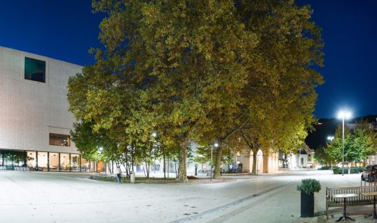 Vorarlberg Museum Kornmarktplatz abends