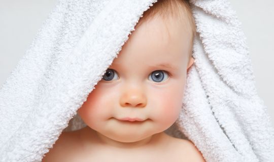 2_Plakatmotiv_Drei Maenner und ein Baby_o._Schrift_c_Shutterstock-Ramona Heim 2_Plakatmotiv_Drei Maenner und ein Baby_o._Schrift_c_Shutterstock-Ramona Heim
