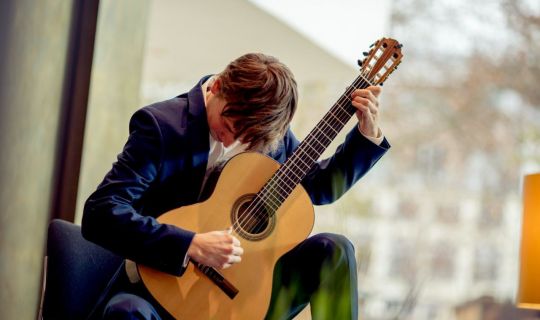 Konzert am Mittag_Gitarrenklasse Takeo Sato_Foto Victor Marin Konzert am Mittag_Gitarrenklasse Takeo Sato_Foto Victor Marin