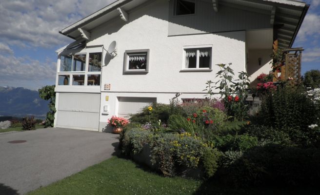 Haus "Sonnblick" - BreuÃ, Ãbersaxen Haus "Sonnblick" - BreuÃ, Ãbersaxen