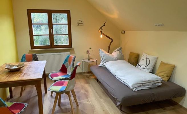 Neu renoviertes 2Zi Appartment im DG