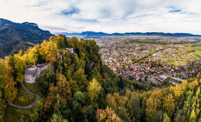 Ruine Alt-Ems und Blick über Hohenems Ruine Alt-Ems und Blick über Hohenems
