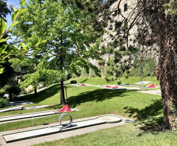 Minigolfplatz unter der Schattenburg Minigolfplatz unter der Schattenburg
