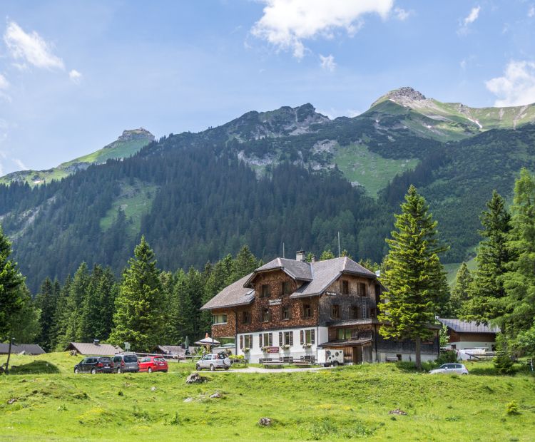 Alpengasthof Gamperdona im Nenzinger Himmel