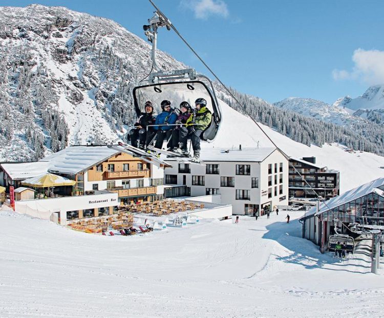 Steffisalp Warth Arlberg AuÃenansicht Piste Winter