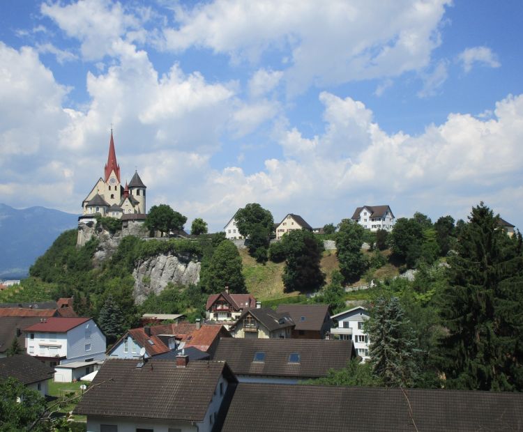Blick vom Pfarrschrofen auf die Basilika